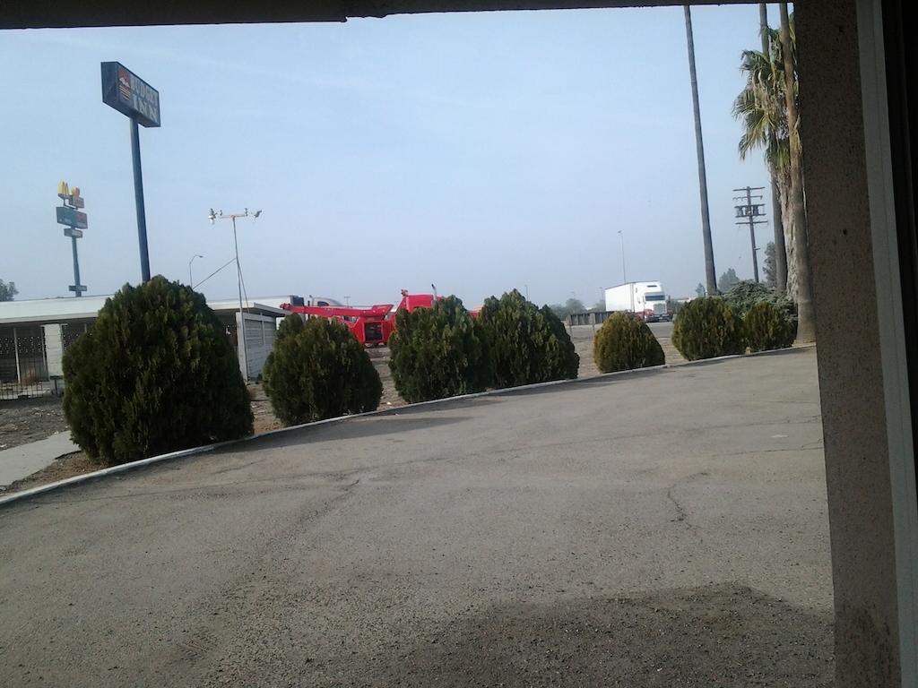 Budget Inn Tulare Exterior photo