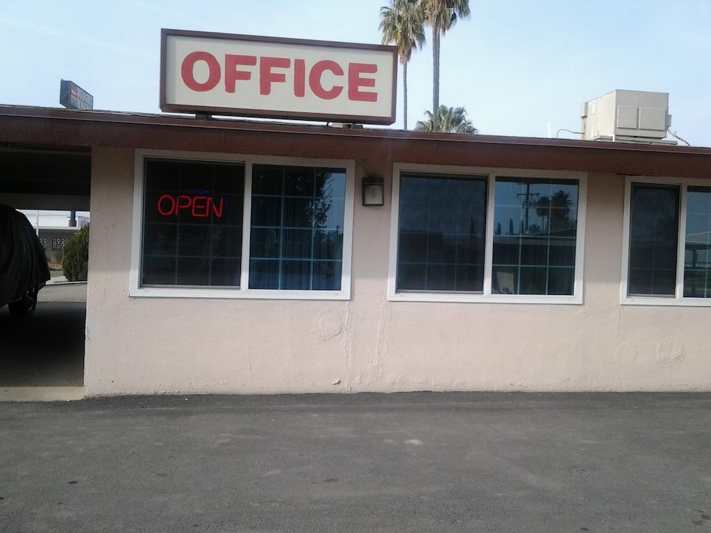 Budget Inn Tulare Exterior photo